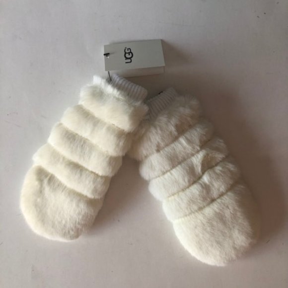 UGG Faux Fur Mittens. NWT. Size: Small/Medium - Picture 3 of 10